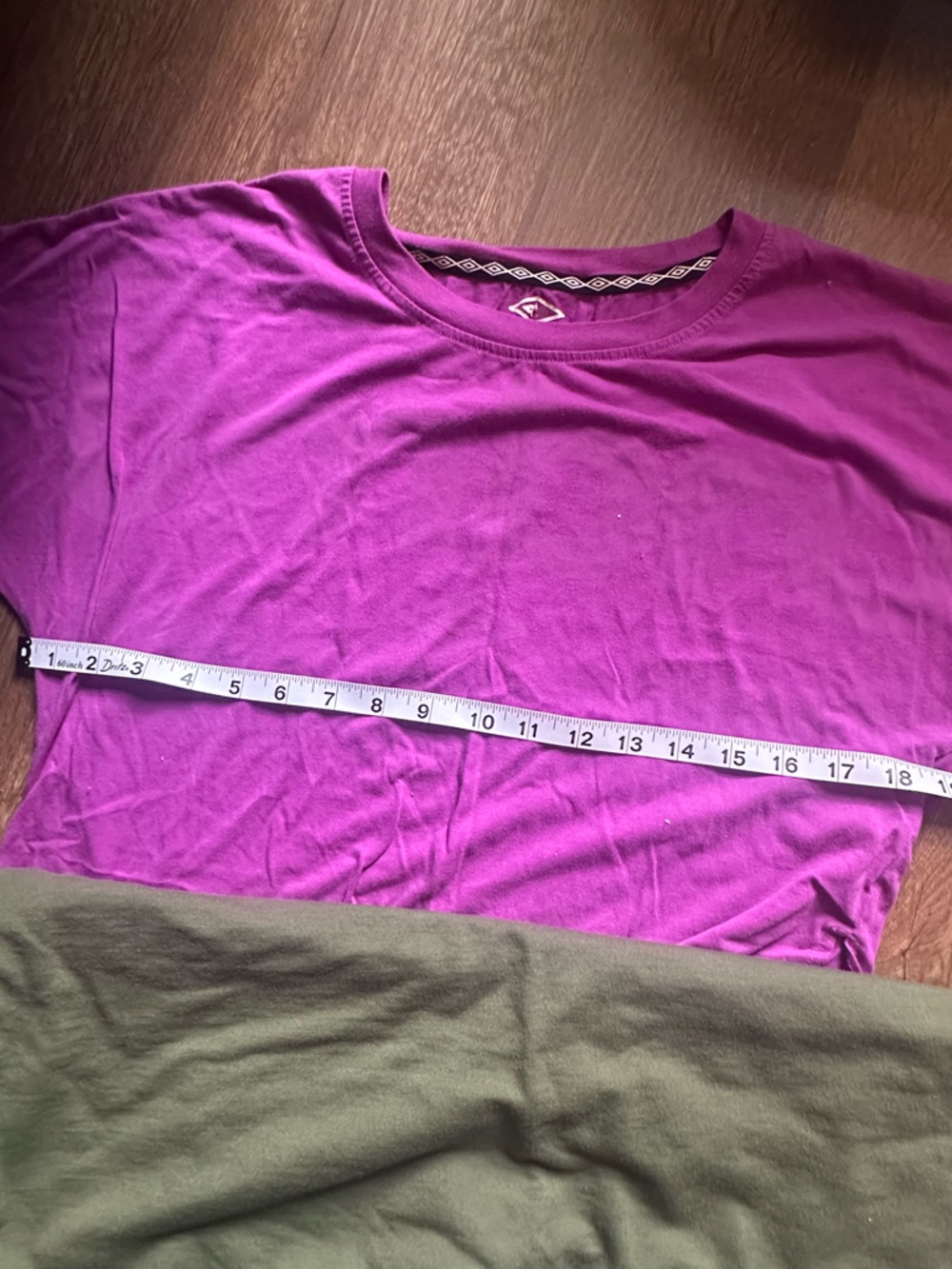 Coordinating Umbro cropped Olive Green Sweatshirt with Pink Crop Top Set - Picture 3 of 6